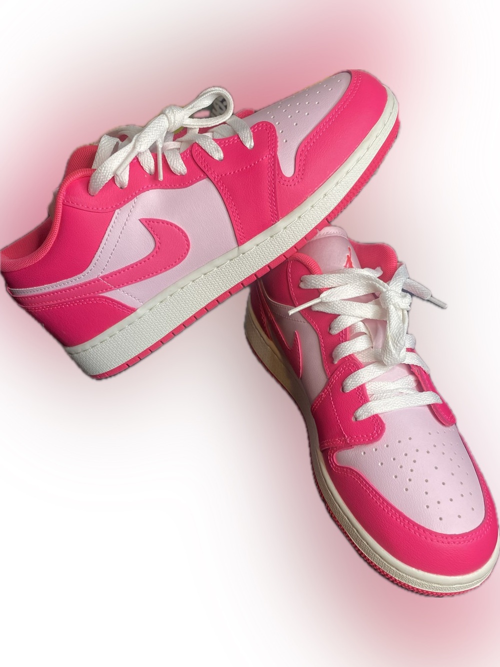 Air Jordan Low-Top Sneaker leather in Hot Pink and Light Pink-553560-661